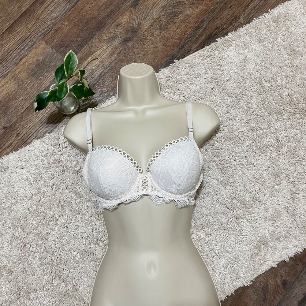 Victoria's Secret 36B Cream Floral Lace Lined Demi Underwire Bra